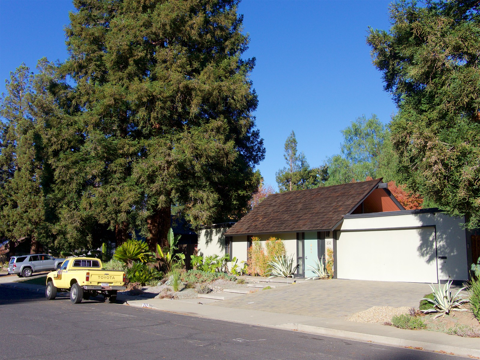 Clyde Drive