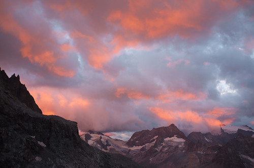 Zonsopgang in de Écrins by Inklaar, Ascent of Pic Coolidge from Refuge de Temple-Ecrinsfrance alps clouds sunrise wolken climbing frankr