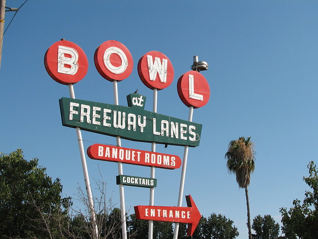 Bowl at Freeway Lanes
