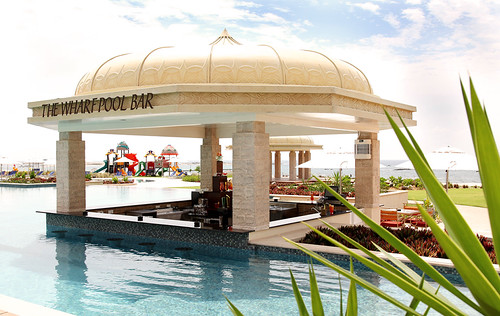 Pool bar