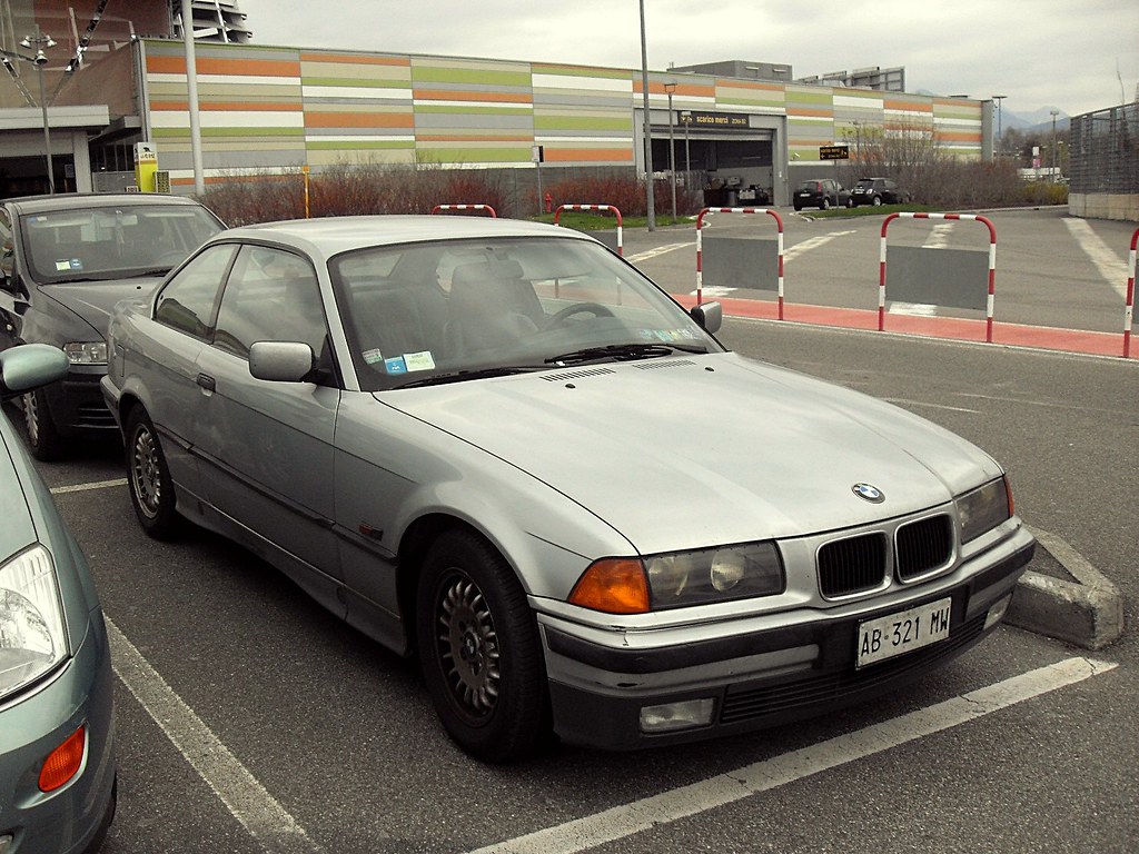 BMW E36 320i 24v Coupé 1994 Data immatricolazione 906