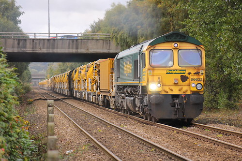 66622 leads, with 66619 on the rear, an Upperby Bridge Junction to Tyne Yard lengthy engineers working past Derwent foot crossing 18.10.15 | by DavidRivett