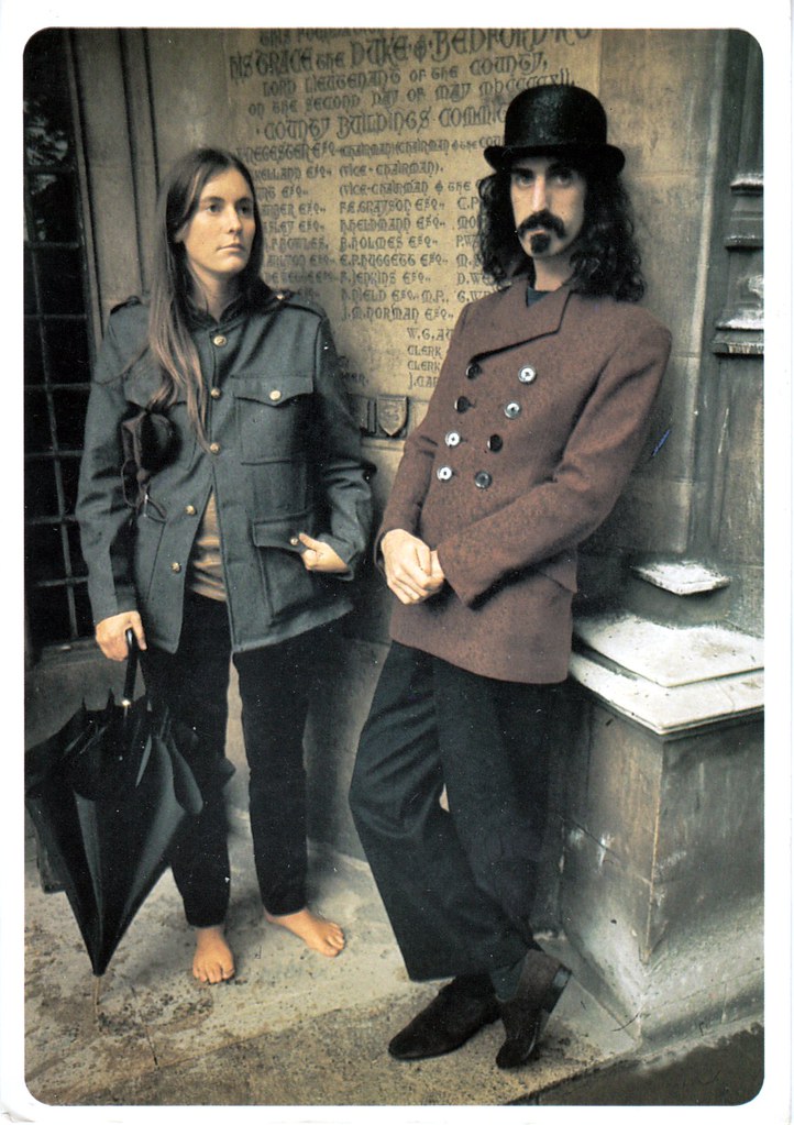 Kent Third shorthand Frank Zappa et Pamela Zarubica (?) | Carte postale éditée en… | Flickr