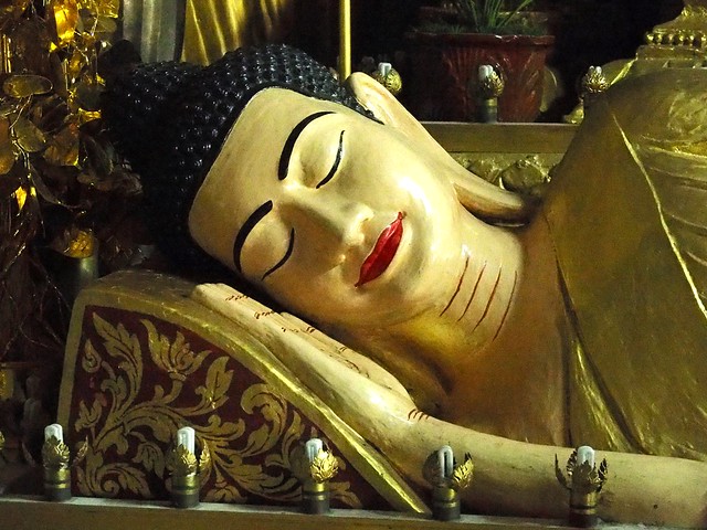 Reclining Buddha, Wat Lanka