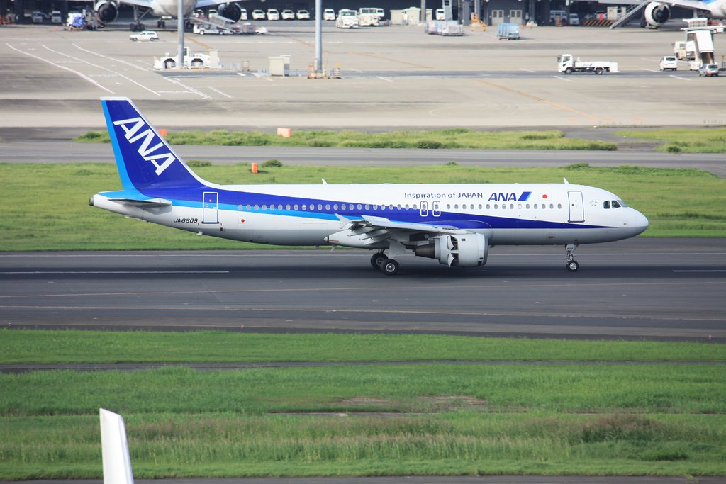 A320-200  JA8609