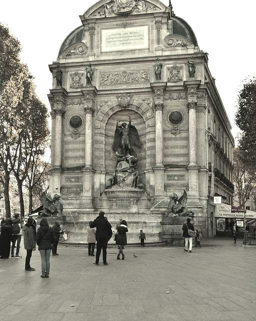 Fontaine Saint-Michel (208)