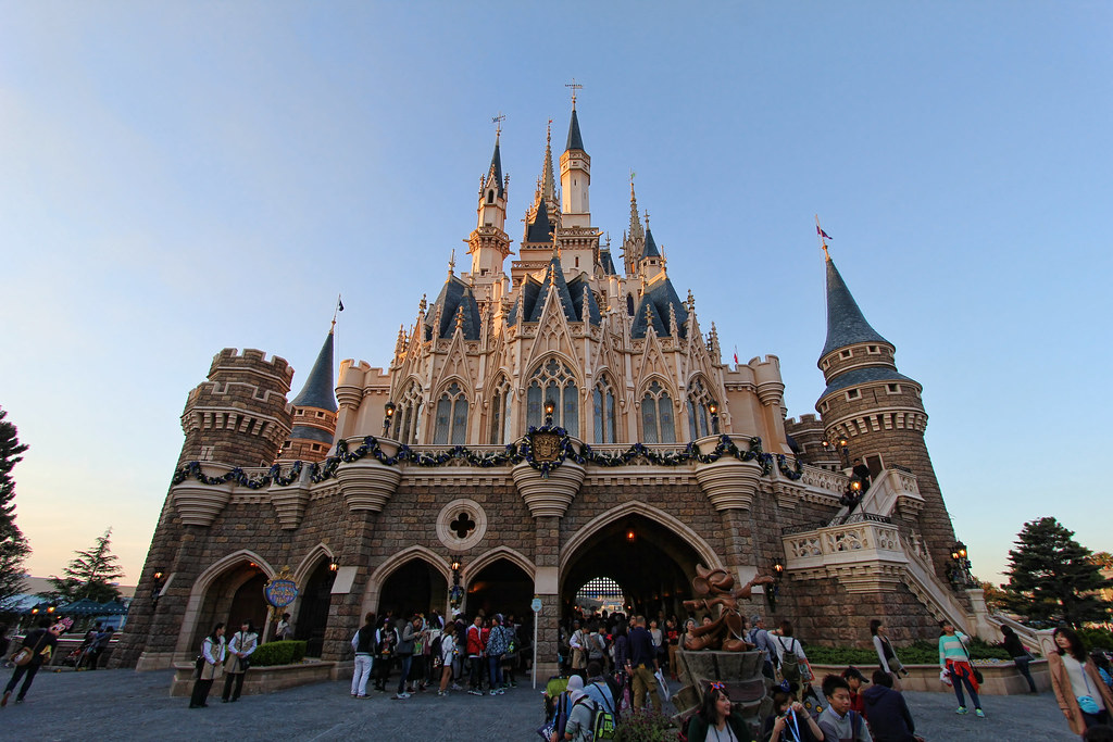 popular amusement parks in the world