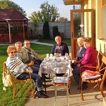 Besucher im November: Elisabeth Martini, Dr. Sibu und die Familien Grappini und Quinkert beim Frühstück.