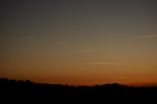 Avions - Voulx - Seine et Marne by Voulx - Magasin souvenir, sunset france plane village iledefrance crepuscule coucherdesoleil avions seineetmarne voulx voulxci