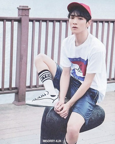 U better got a long pants 😂😂😂  #SHINee #샤이니 #Key #키 #KimKibum #김기범 #Kibum #기범 #AlmightyKey #SHINeeWORLD #샤이니월드 #SHAWOL #샤월 #OnKeyShipper ˋㅂˊ ❤  Pict cr: #IMSORRYKJH 🎀💋 | by cbiebzgirl@ymail.com
