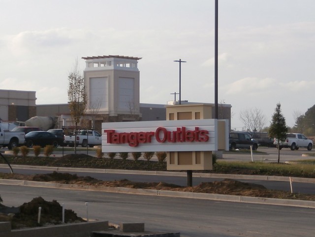 [310-14] 14 days of Tanger Outlets Southaven!  (photo a day, that is...)