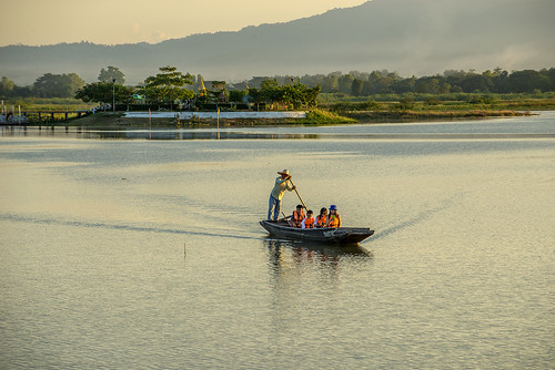 sunset lake thailand boat asia calm kwan phayao