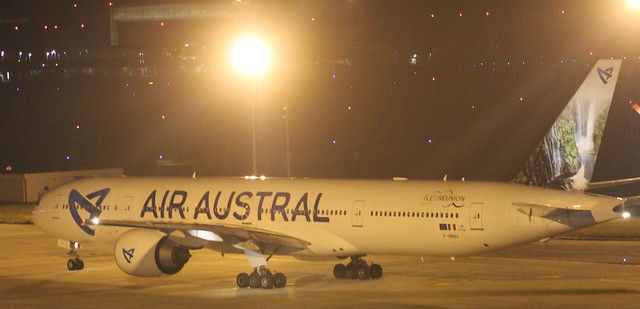 BOEING 777-300ER AIR AUSTRAL F-ONOU  PARIS(CDG)-TOULOUSE(TLS)-LA REUNION(RUN)   le   11 10 2015