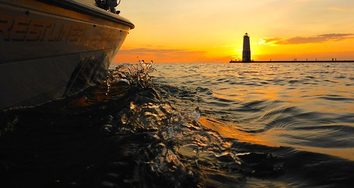 sunset lighthouse salmon sunsets boating adamhall salmonfishing trackhead trackheadstudios trackheadxxx