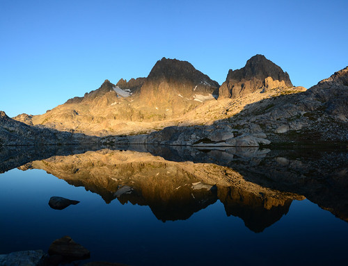 anseladamswilderness backpacking california nydiverlakes mountritter bannerpeak alpenglow sunrise