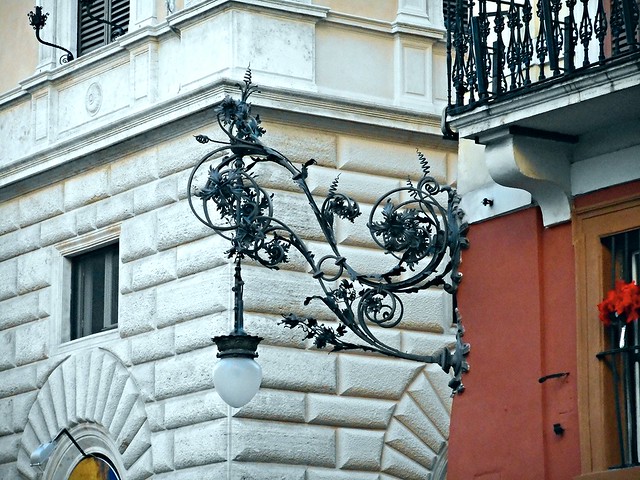 Street lamp (end 19th-beginning 20th century) in Rome