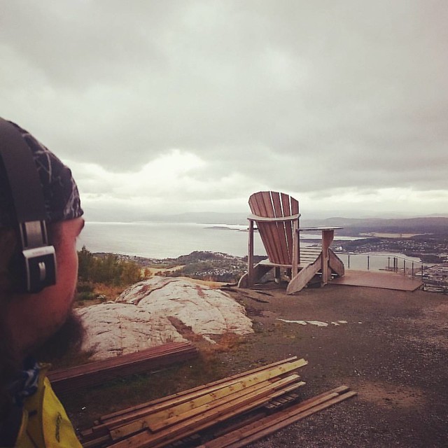 The giant left before i got there...#peilehytta#oftenåsen#gåtur#bigchair#top#fjelltopp#peak#Steinkjer #trim#workout#healthy#norway#Norge#høst#windy#autumn#helse#2015#sea#sjø