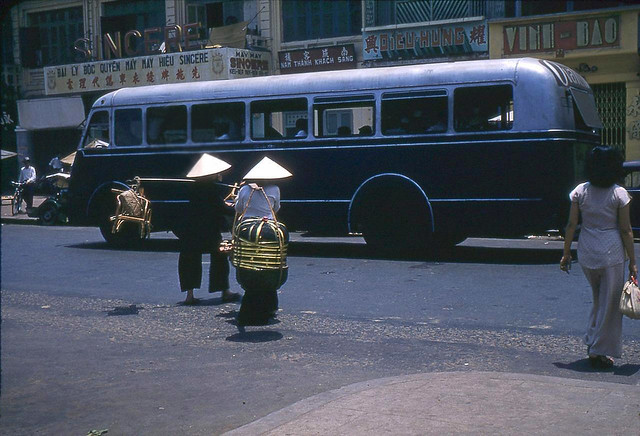 SAIGON 1950s - Street Scene