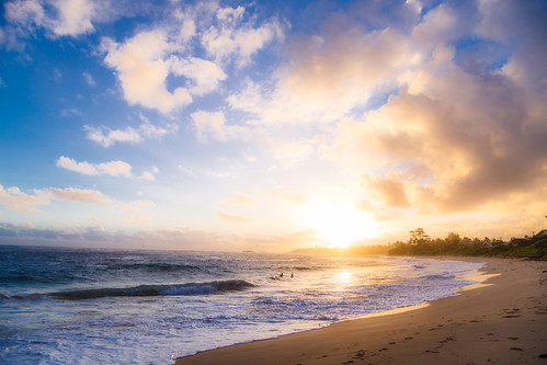 Hukilau Sunrise by TheDailyNathan, <a href="https://www.instagram.com/p/BMzqJVxA3uR/?taken-by=thedustyrover" rel="nofollow">www.instagr