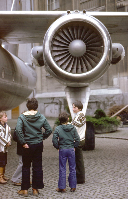 K09B019 25 Deutsches Museum 1977; Düsenflugzeug, Jutta Joachim Utz