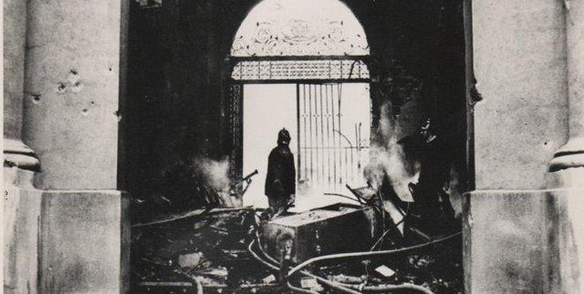 bomberos de la Segunda Compañia tras el incendio de La Moneda 11 septiembre de 1973