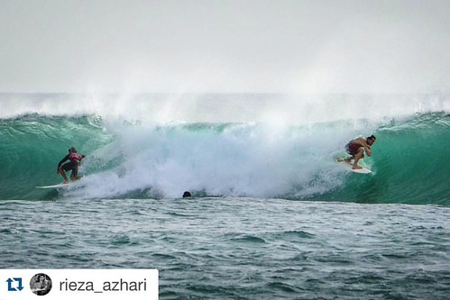 #Repost @rieza_azhari with @repostapp. ・・・ "Beautiful Destination Surfing"  Kuala Cut, Pantai Lampuuk, Aceh  #aksisaptapesona #fantasticdestination #visitaceh #pesonaaceh  @alfaink #warnawarninusantara #alfainkpc #alfaink | by Aceh Adventure