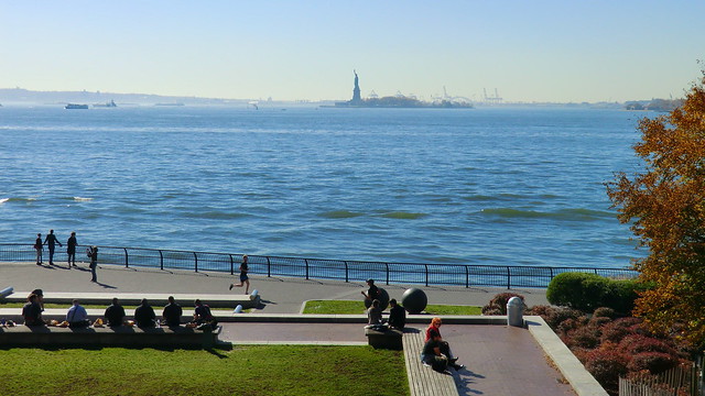 New York: Recreation in the Battery Park & viewing to Lady Liberty