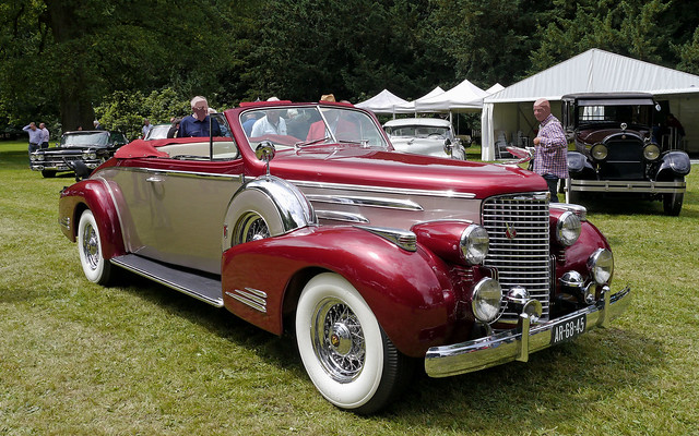 1938 Cadillac Series 38-90 Sixteen Convertible Coupe____The convertible for two passengers, Fleetwood style 9067 - - - 10 units were built in 1938, 7 in 1939 and only 2 in 1940