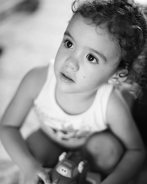 #girl #menina #kid #criança #pb #bw #dof #bokeh #portrait #retrato