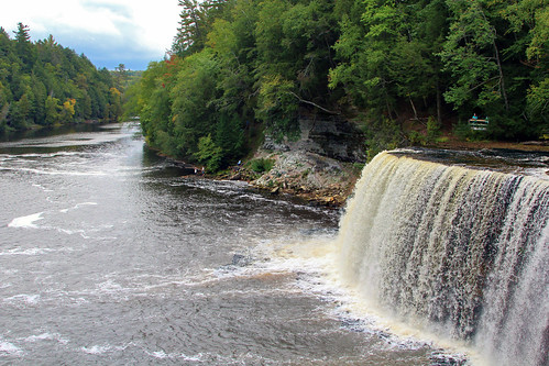 autumn fall river landscape paradise michigan falls waterfalls foam upnorth upperpeninsula tahquamenonriver tannicacid tannin uppertahquamenonfalls jannagal jannagalski