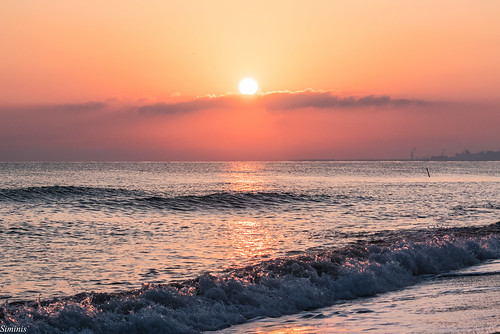 sun sunlight sunrise waves wave greece crete heraklio sunrisereflections siminis