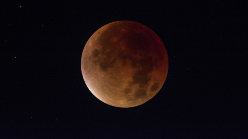red moon colour