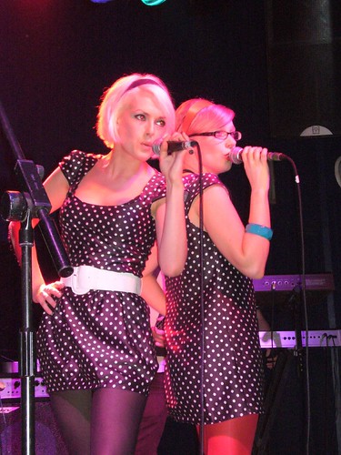 Gwenno and Becki from the Pipettes