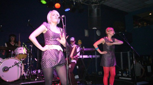 Gwenno and Becki from the Pipettes