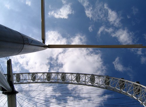 Straight up | The London Eye. | Ruth Hartnup | Flickr