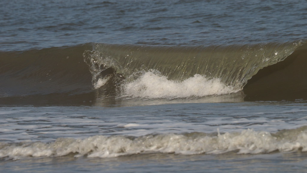 Waves | OLYMPUS DIGITAL CAMERA | carlinsc | Flickr
