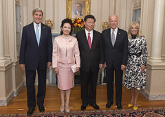 Secretary Kerry Poses for a Photo With Dr. Biden, Vice President Biden, Chinese President Xi, and His Wife, Peng Liyuan