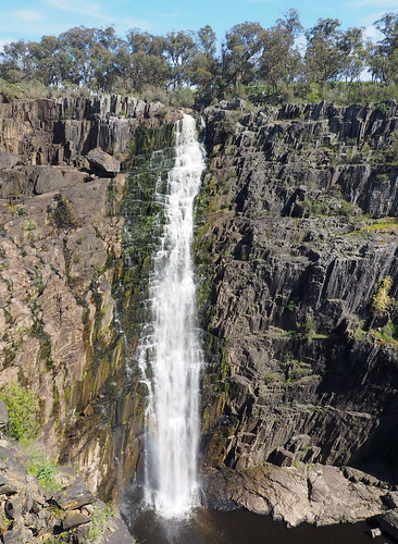 kaptainkobold falls waterfall apsleyfalls oxley river scenery nature landsape gorge geology slate rock
