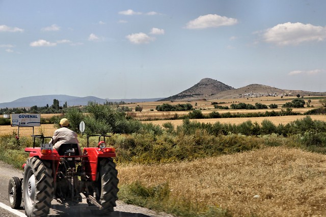 Lentement ... vers les champs (Anatolie occidentale, Turquie)