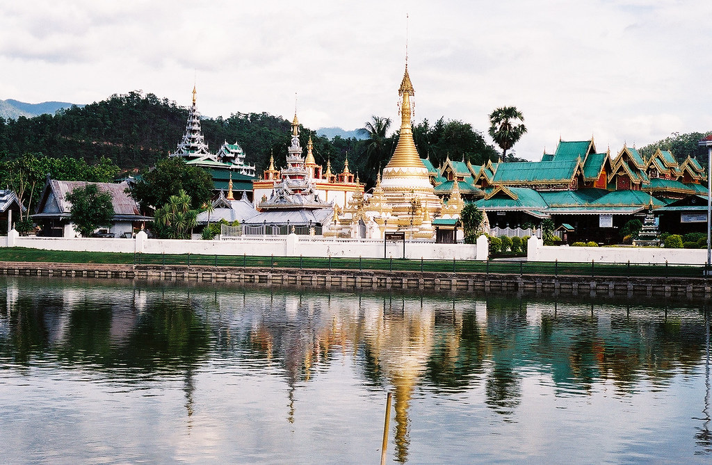 mae hong son temple, very Burmese Dave Flickr