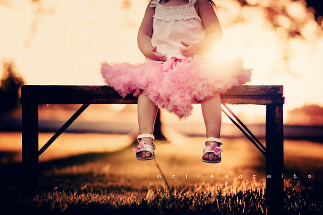 Bench Monday :::: Frilly Little Girl Style