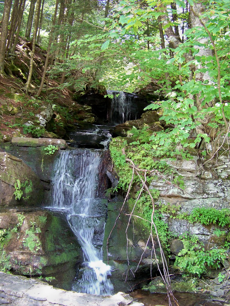 waterfall-on-frost-valley-rd-richard-flickr