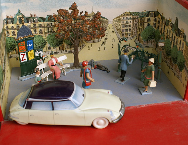 Paris, Citroen DS19 by Jaki & Kitou 1/32 tin toy from 1956