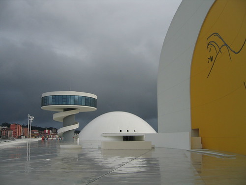 Saucer, Dome, Yellow | Centro Cultural Internacional Oscar N… | Flickr