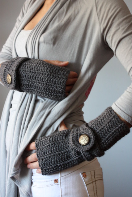 Urban crochet finger less gloves Charcoal Grey