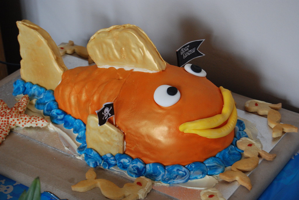 Goldfish birthday cake