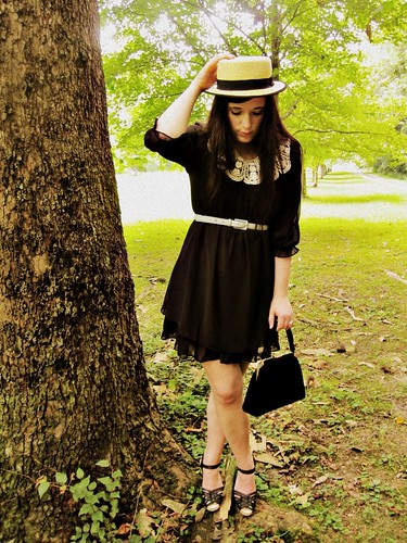 little black dress | dress: modcloth hat: uo purse/belt: thr… | Flickr