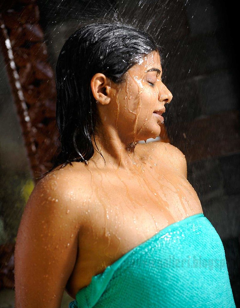 and All Wet Bathing Pictures of Priyamani at this link: hdhotpictures.blogs...