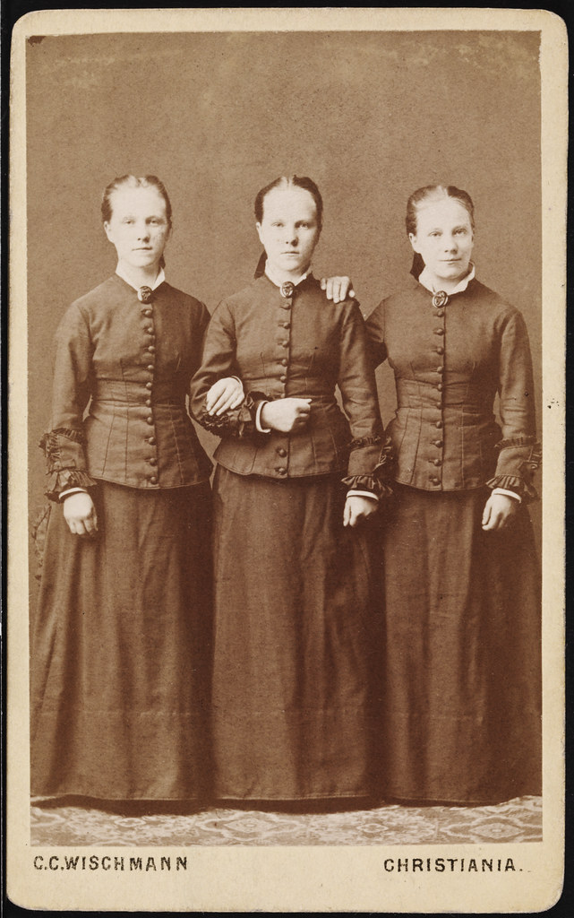 Tre unge damer