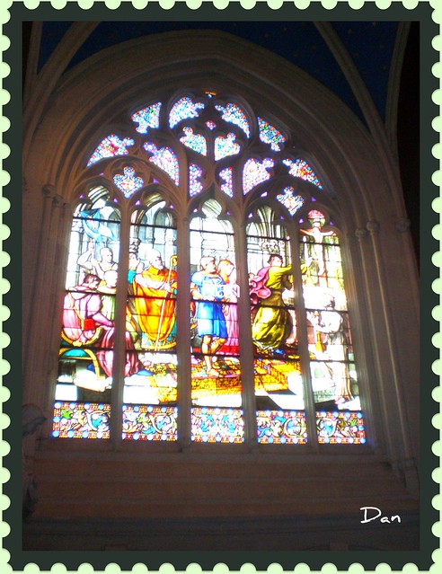 Un des vitraux de la cathédrale de Quimper